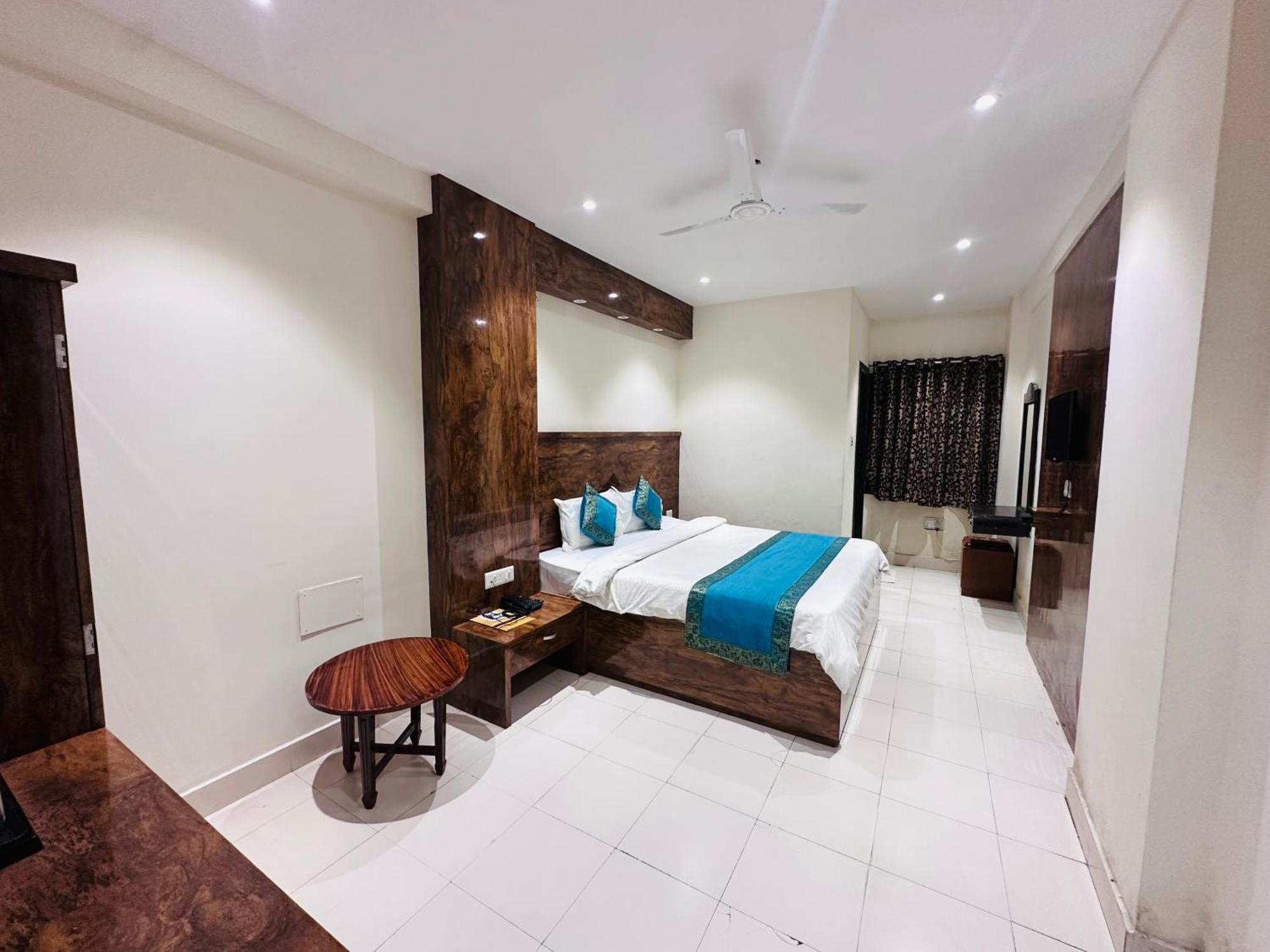 Hotel Ok International - Varanasi — Photos 2