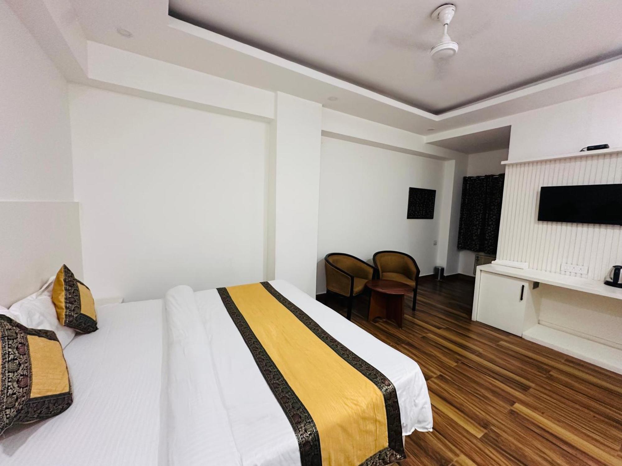 Hotel Ok International - Varanasi, Varanasi