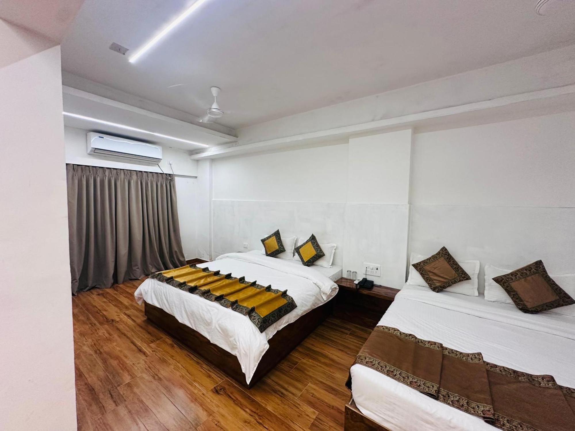 Hotel Ok International - Varanasi — Photos 3