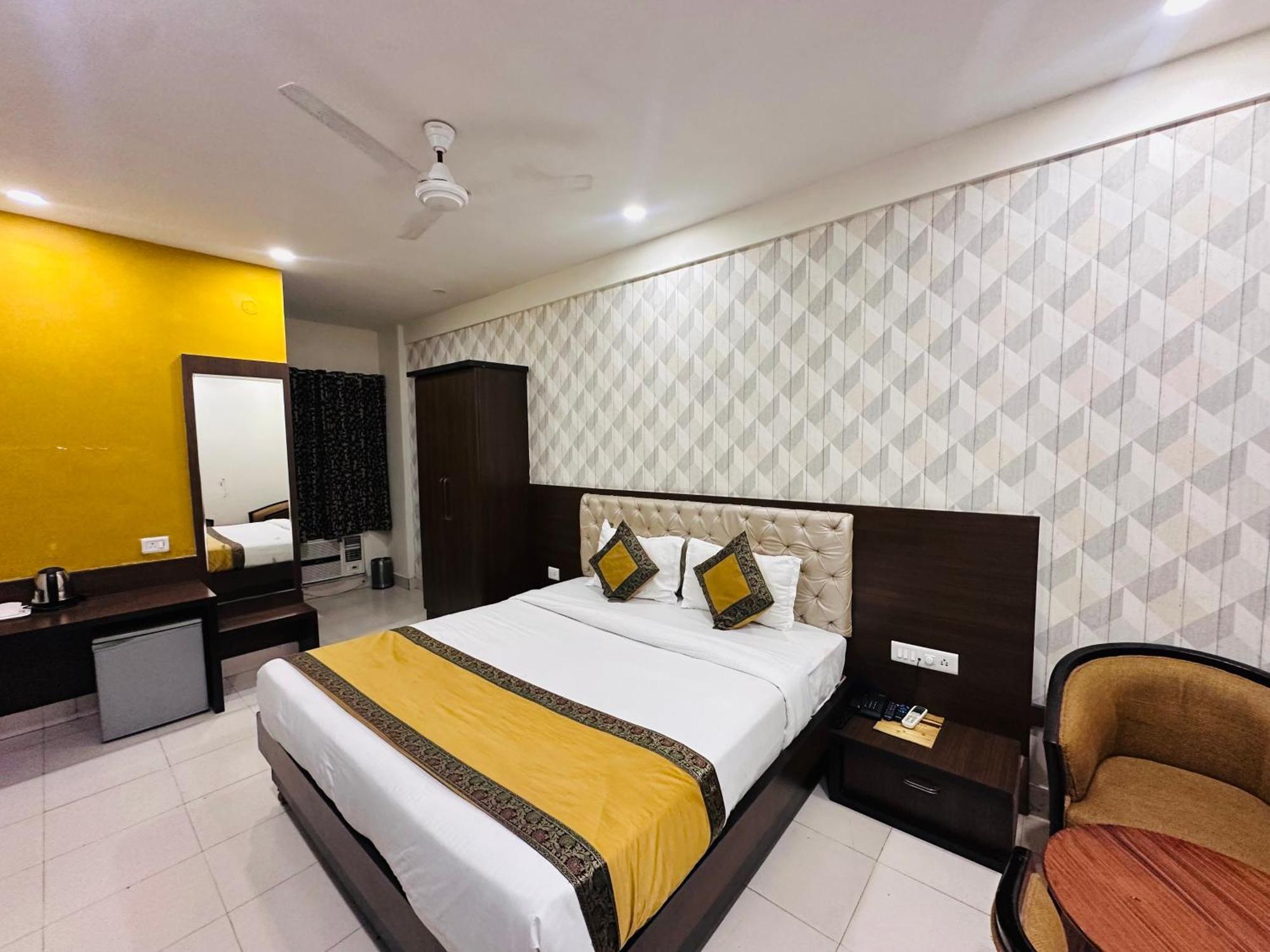 Hotel Ok International - Varanasi — Photos 1